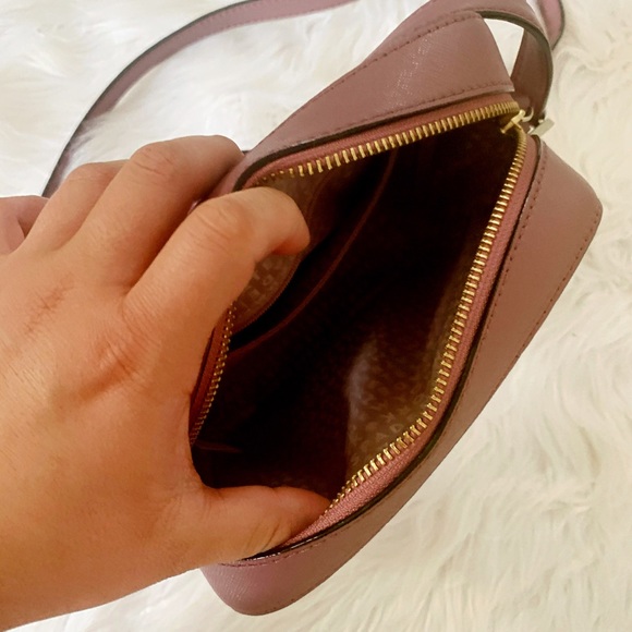 ❌SOLD❌ Like New ♠️ Kate Spade ♠️ Crossbody - Picture 10 of 16